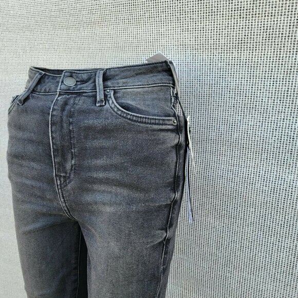 True Religion Ultra High-Rise Skinny Jeans Women's. Size 26. NWT $199. - Picture 4 of 12